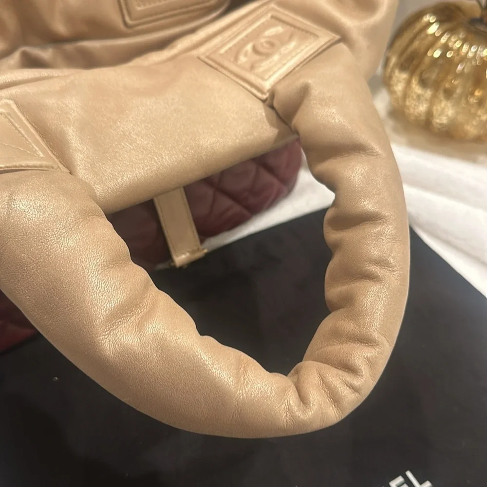 AUTHENTIC Chanel Cacoon, Gold and cabernet, reversible - Picture 13 of 14